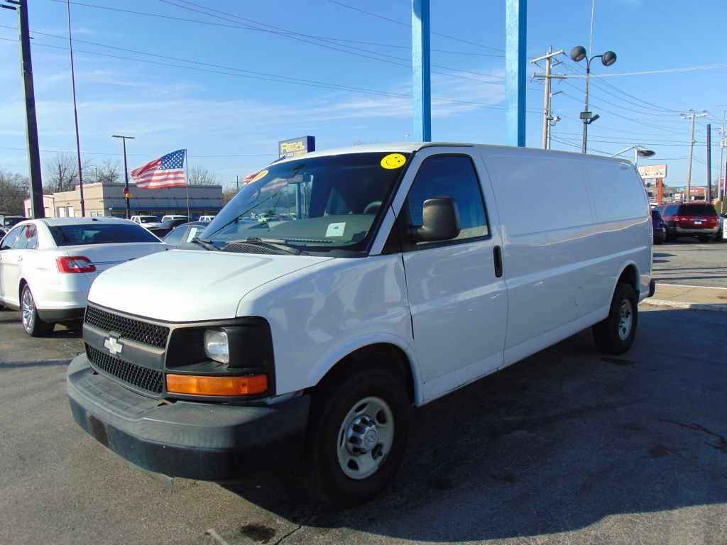 Chevrolet Express Cargo Van  2010