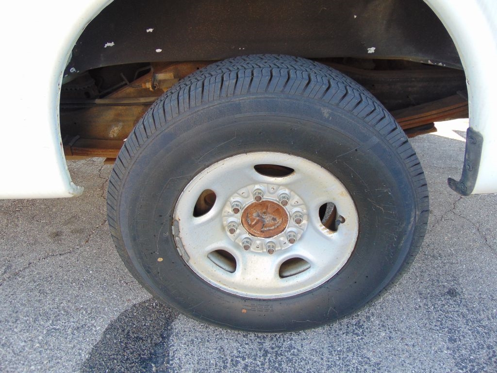 Chevrolet Express Cargo Van  2010