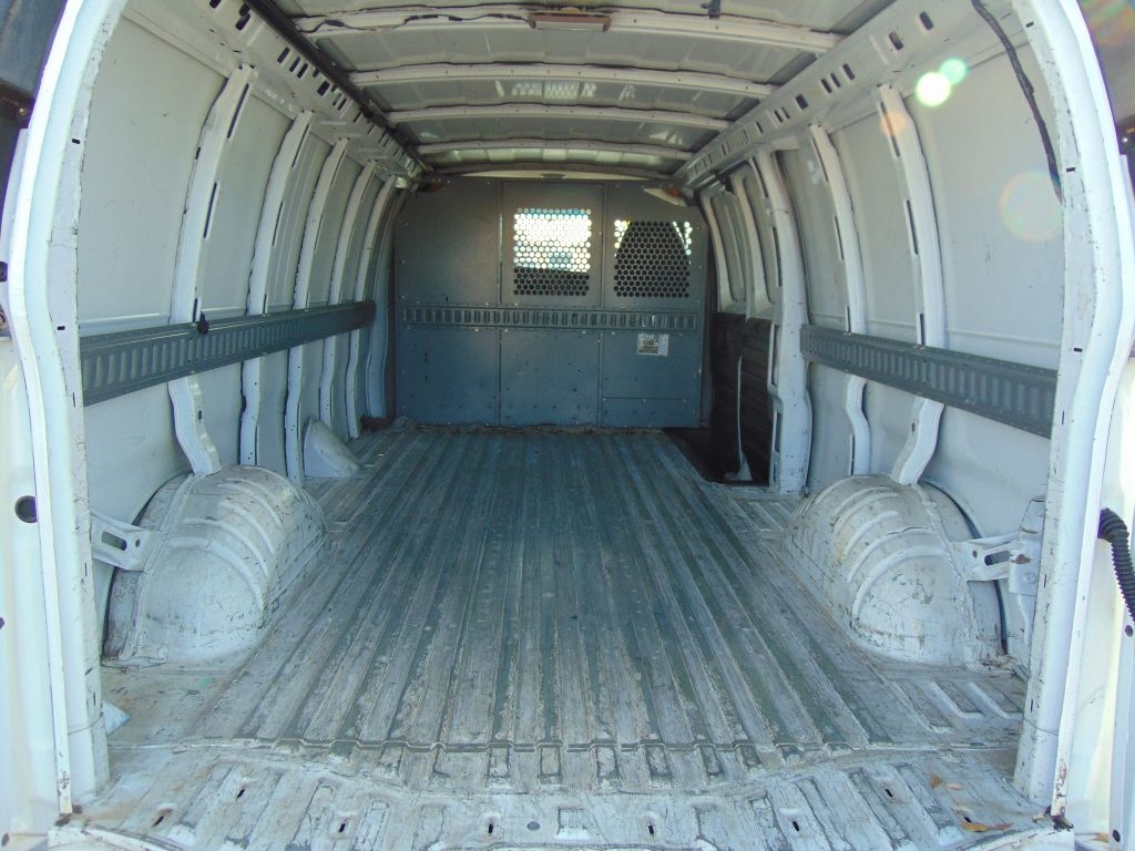 Chevrolet Express Cargo Van  2010