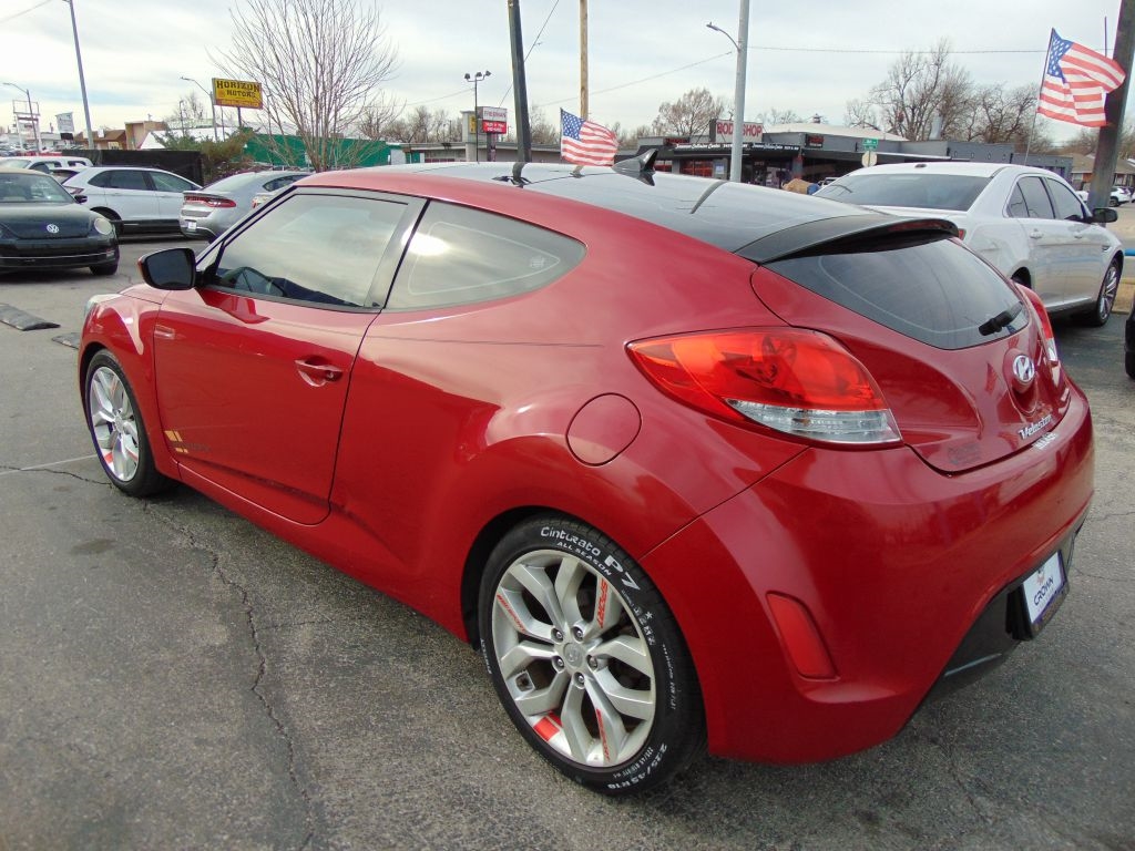 Hyundai Veloster  2012
