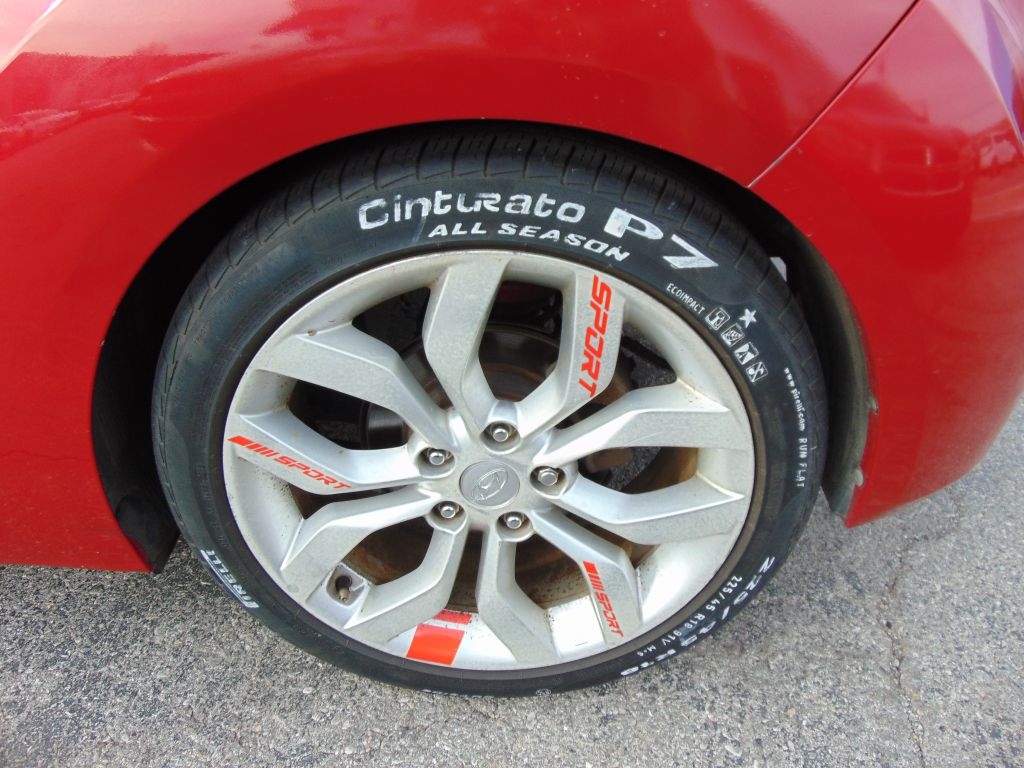 Hyundai Veloster  2012