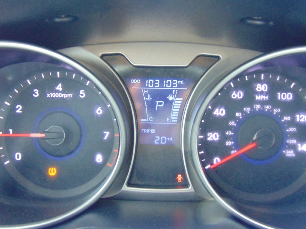 Hyundai Veloster  2012