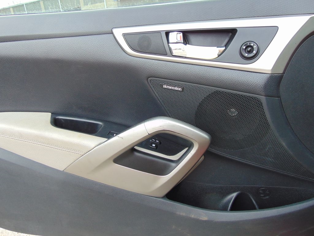 Hyundai Veloster  2012