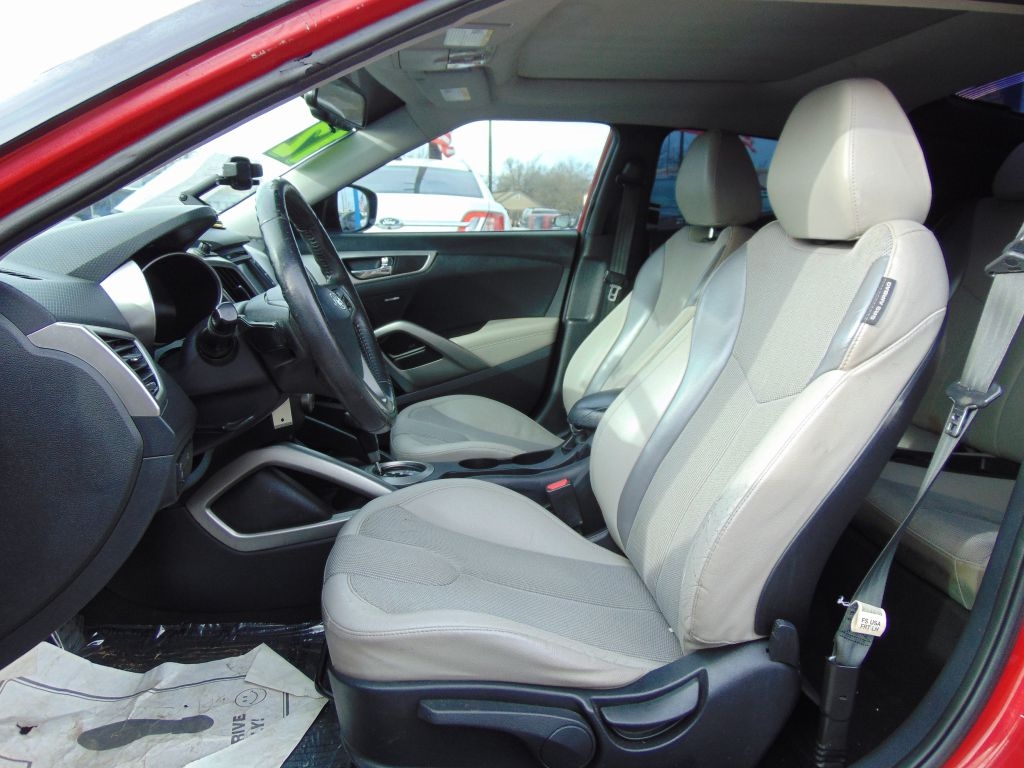 Hyundai Veloster  2012