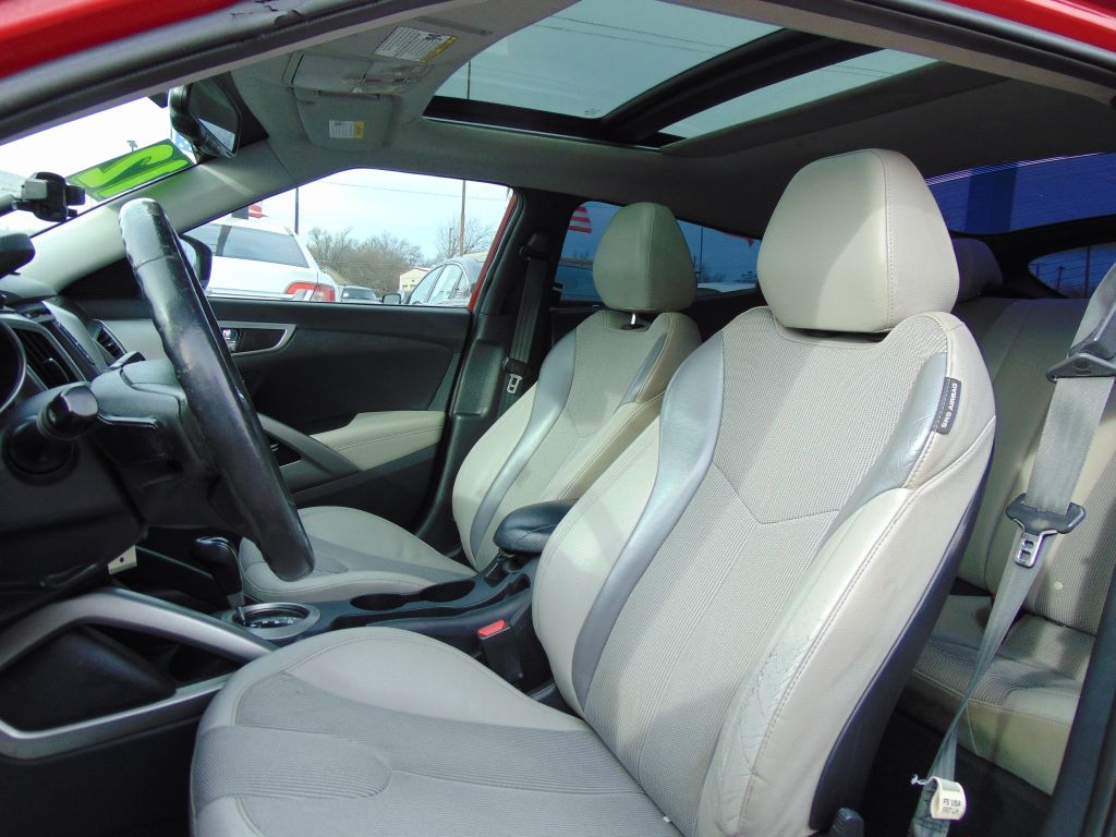 Hyundai Veloster  2012