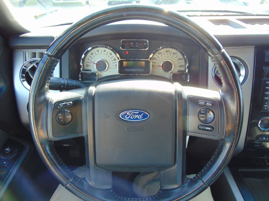 Ford Expedition  2013