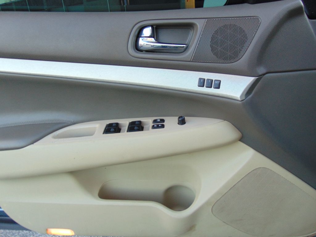 Infiniti G35 Sedan  2008