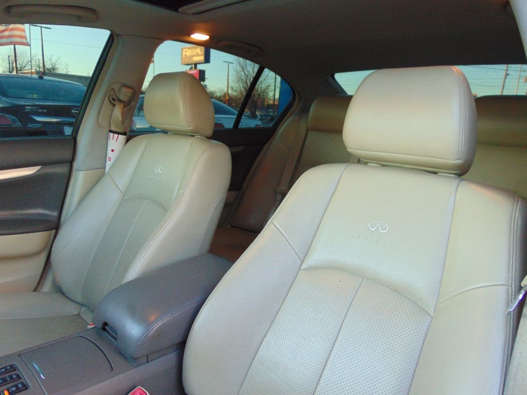 Infiniti G35 Sedan  2008