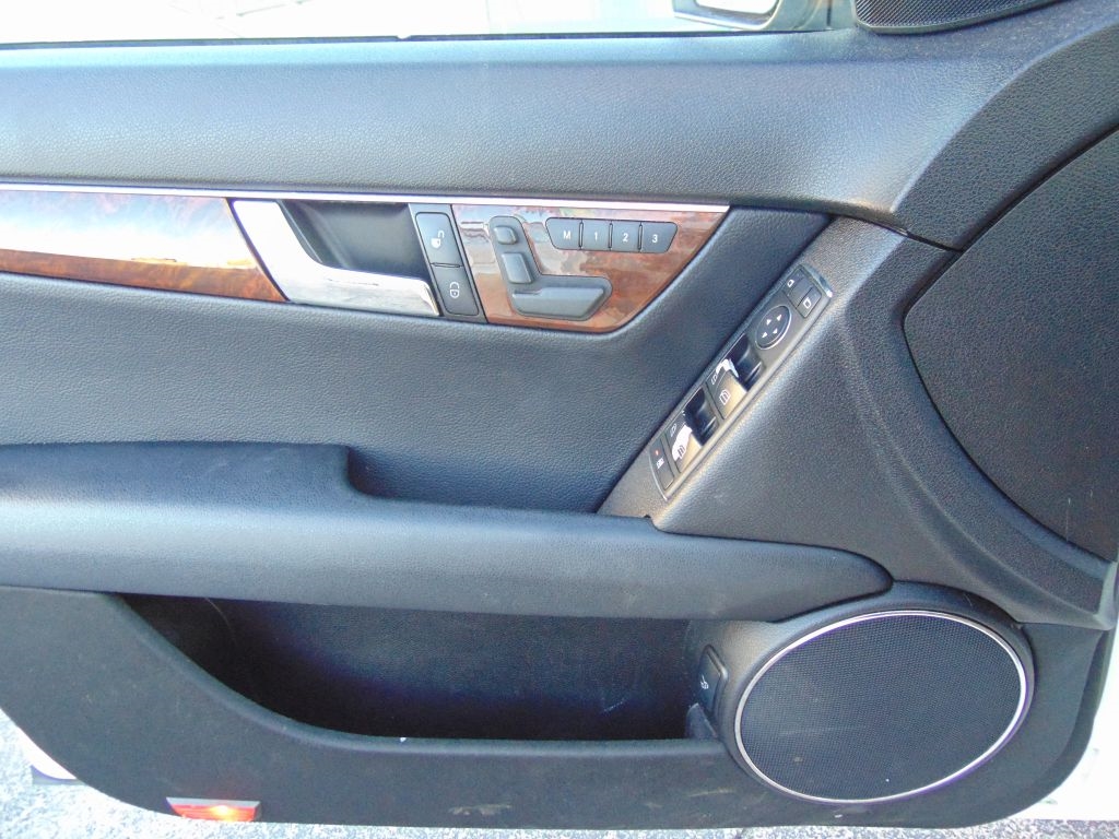 Mercedes-Benz C-Class  2009