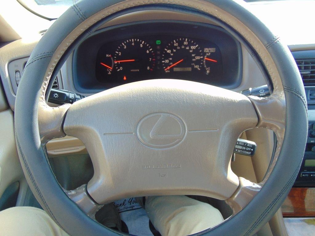 Lexus ES 300 Luxury Sport Sdn  1998