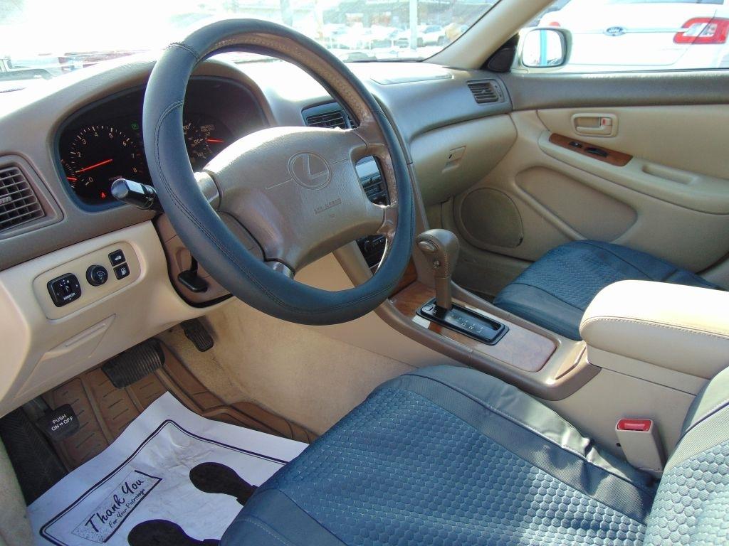 Lexus ES 300 Luxury Sport Sdn  1998