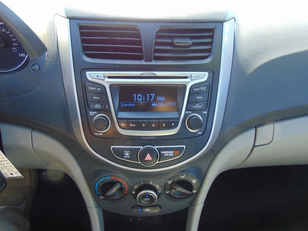 Hyundai Accent  2015