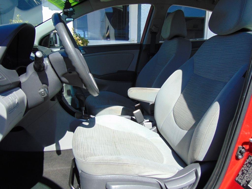 Hyundai Accent  2015