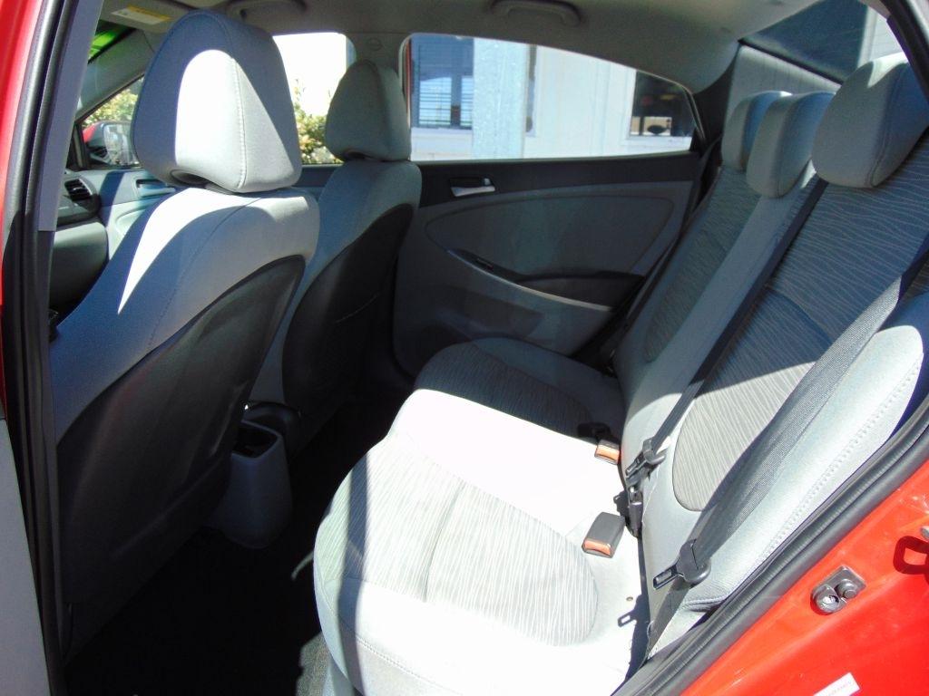 Hyundai Accent  2015