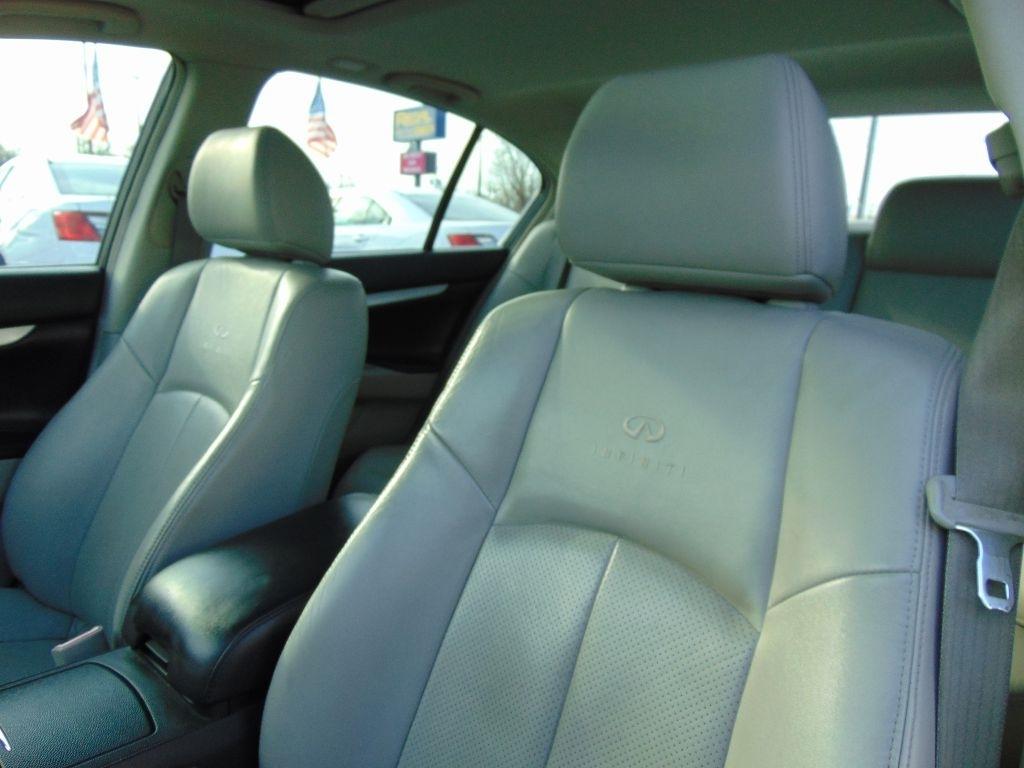 Infiniti G37 Sedan  2009