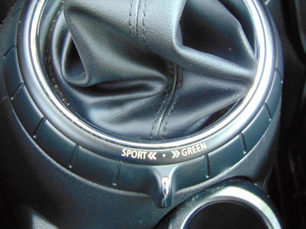 MINI Cooper Hardtop 2dr HB 2015