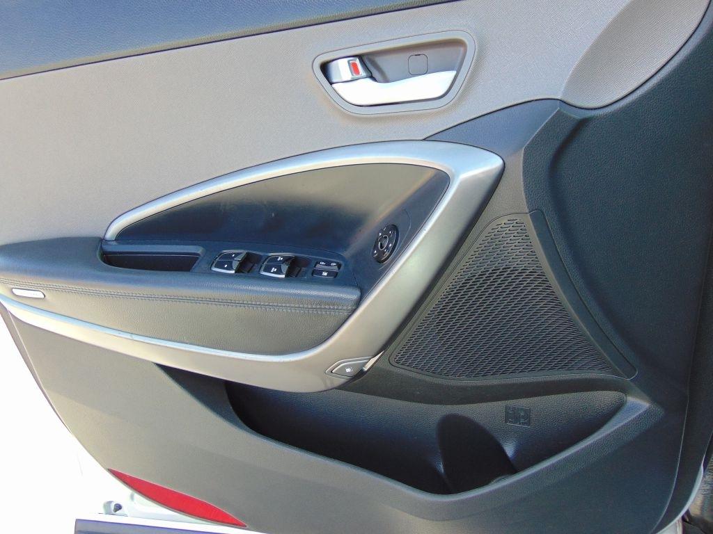 Hyundai Santa Fe Sport 4D SUV FWD 2.4L 2015