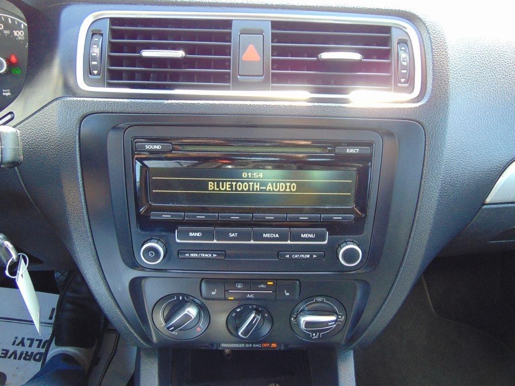 Volkswagen Jetta Sedan  2013