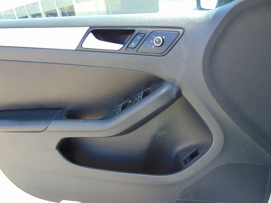 Volkswagen Jetta Sedan  2013