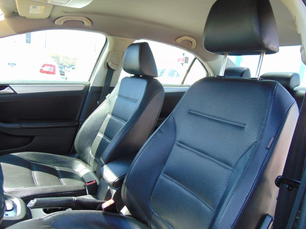 Volkswagen Jetta Sedan  2013