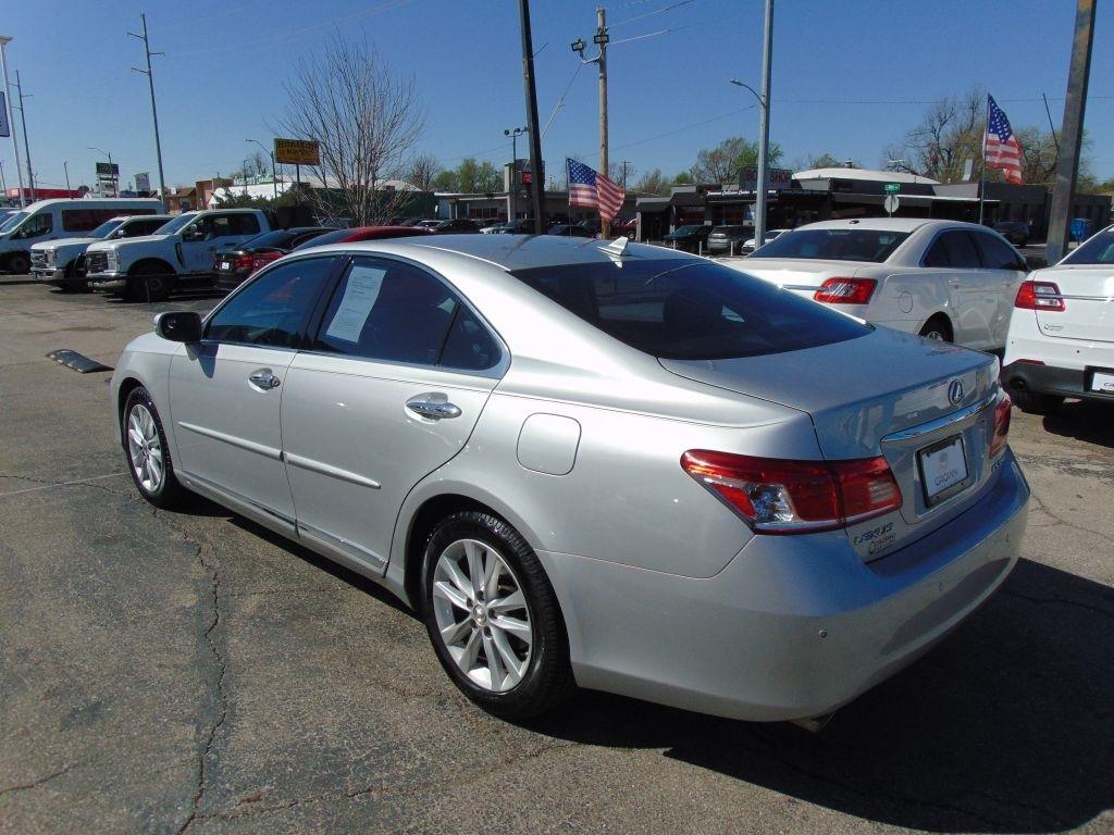 Lexus ES 350  2010