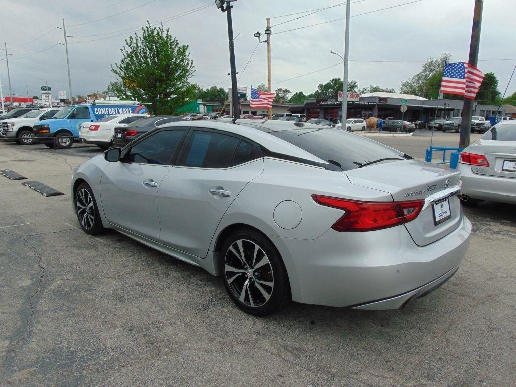 Nissan Maxima  2018