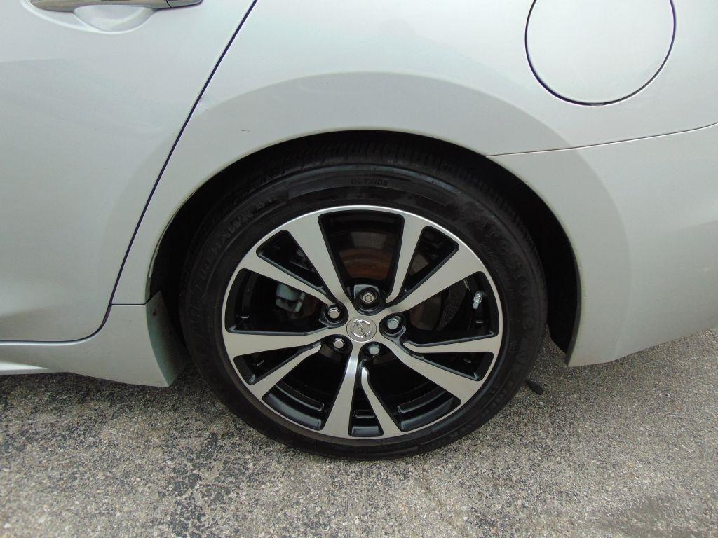 Nissan Maxima  2018