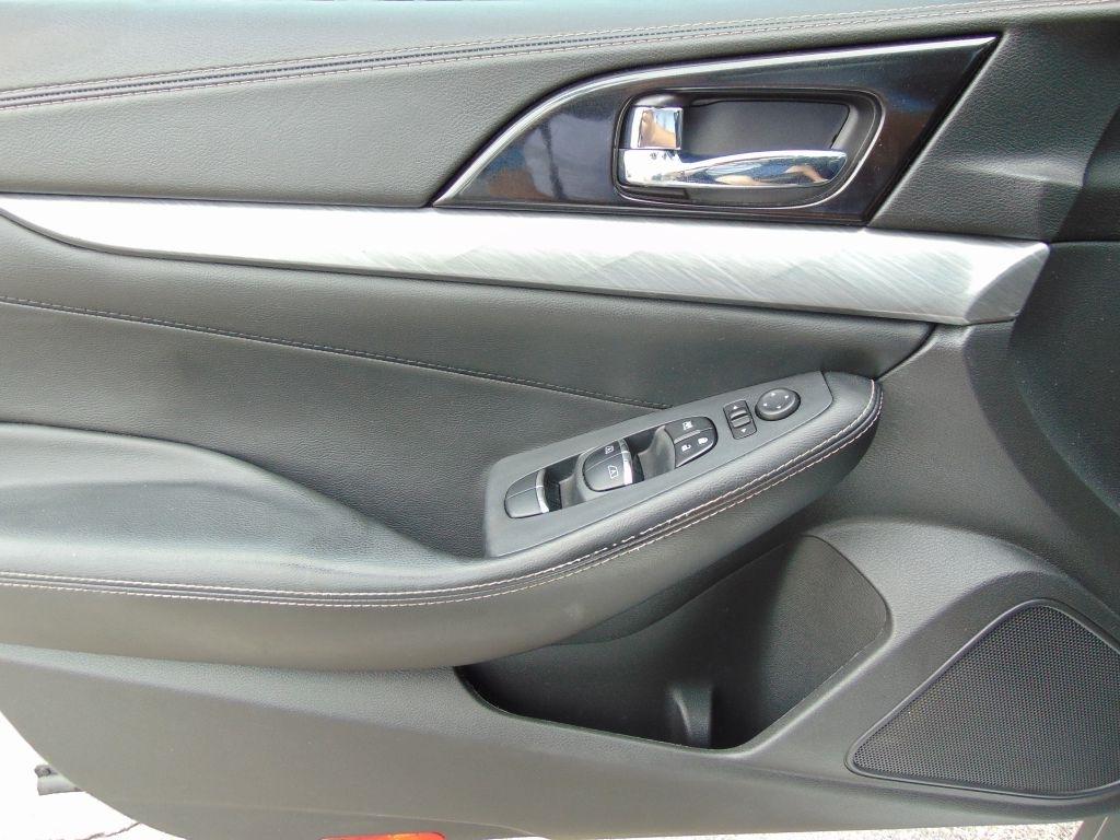 Nissan Maxima  2018