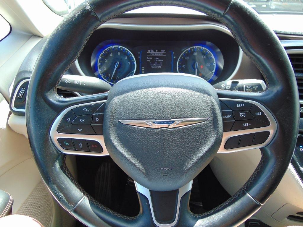 Chrysler Pacifica  2017