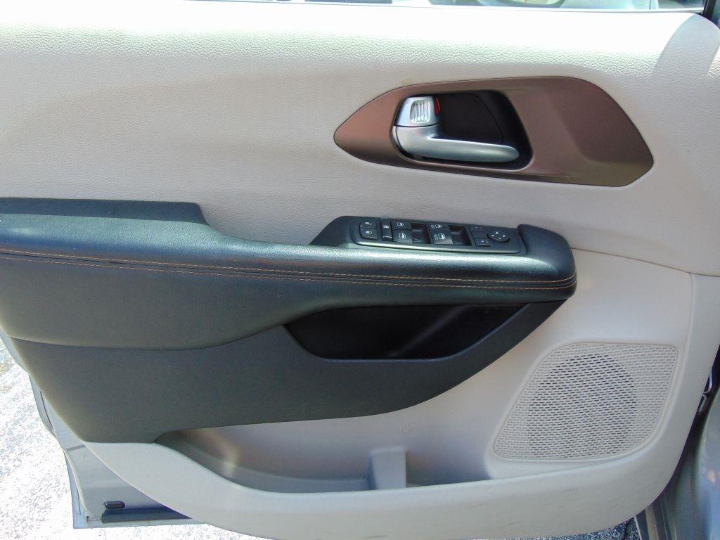 Chrysler Pacifica  2017