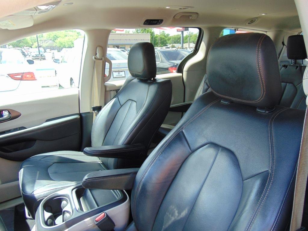 Chrysler Pacifica  2017