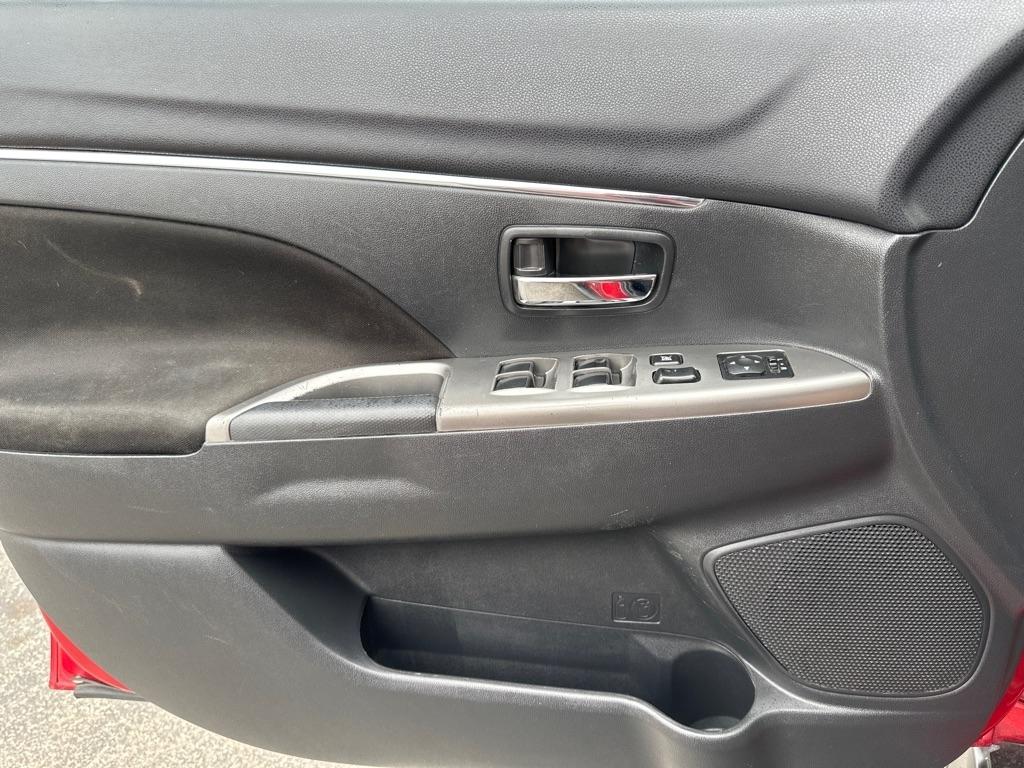 Mitsubishi Outlander Sport  2019