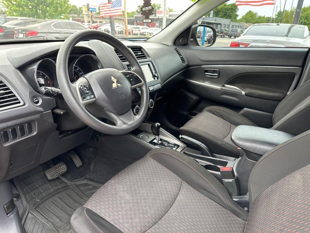 Mitsubishi Outlander Sport  2019