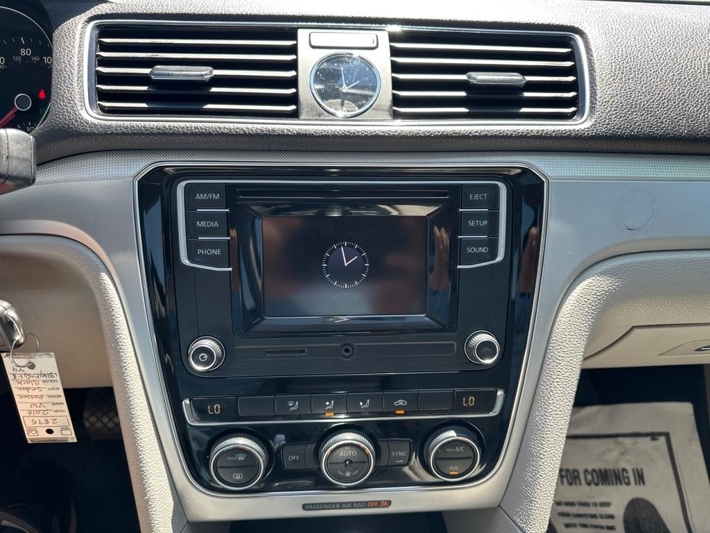 Volkswagen Passat  2016