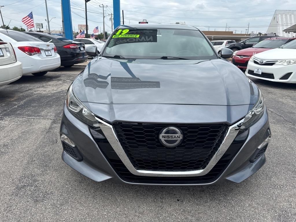 Nissan Altima  2019