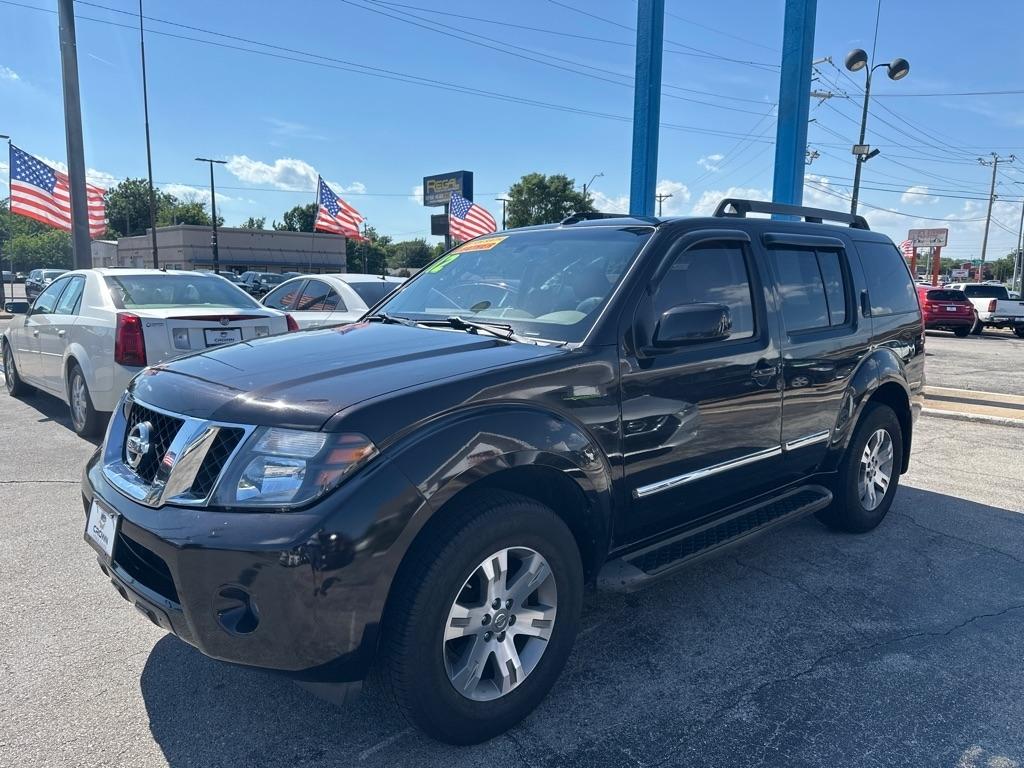 Nissan Pathfinder S 2012
