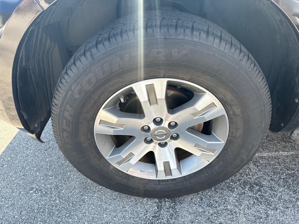 Nissan Pathfinder S 2012