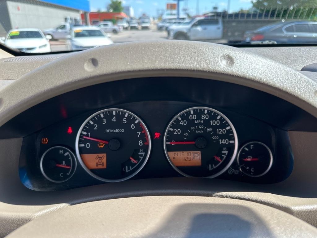 Nissan Pathfinder S 2012