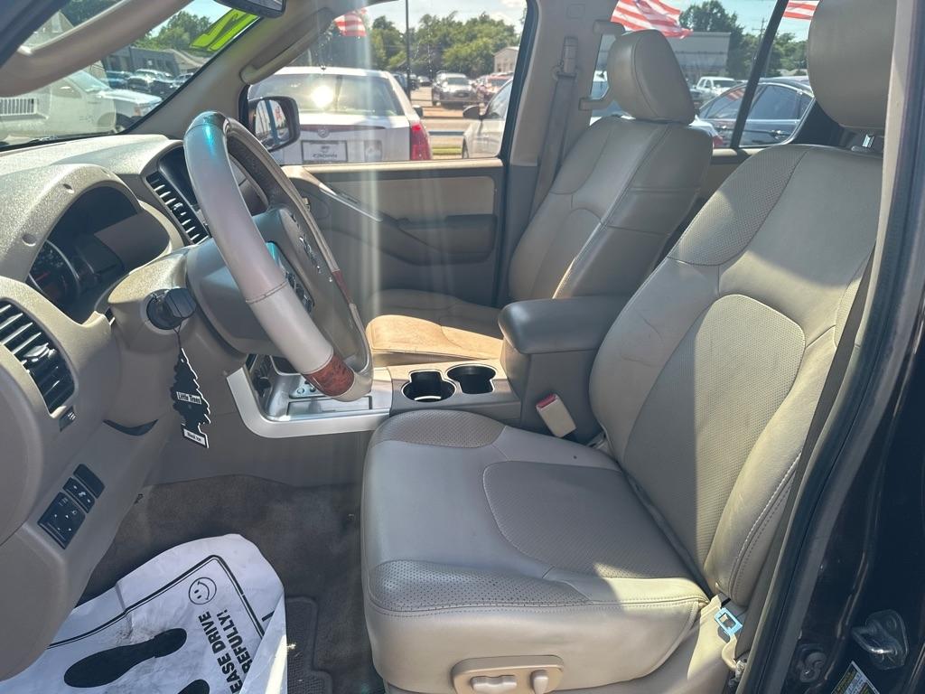 Nissan Pathfinder S 2012