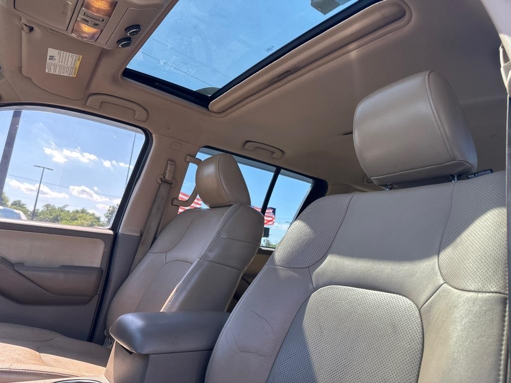 Nissan Pathfinder S 2012