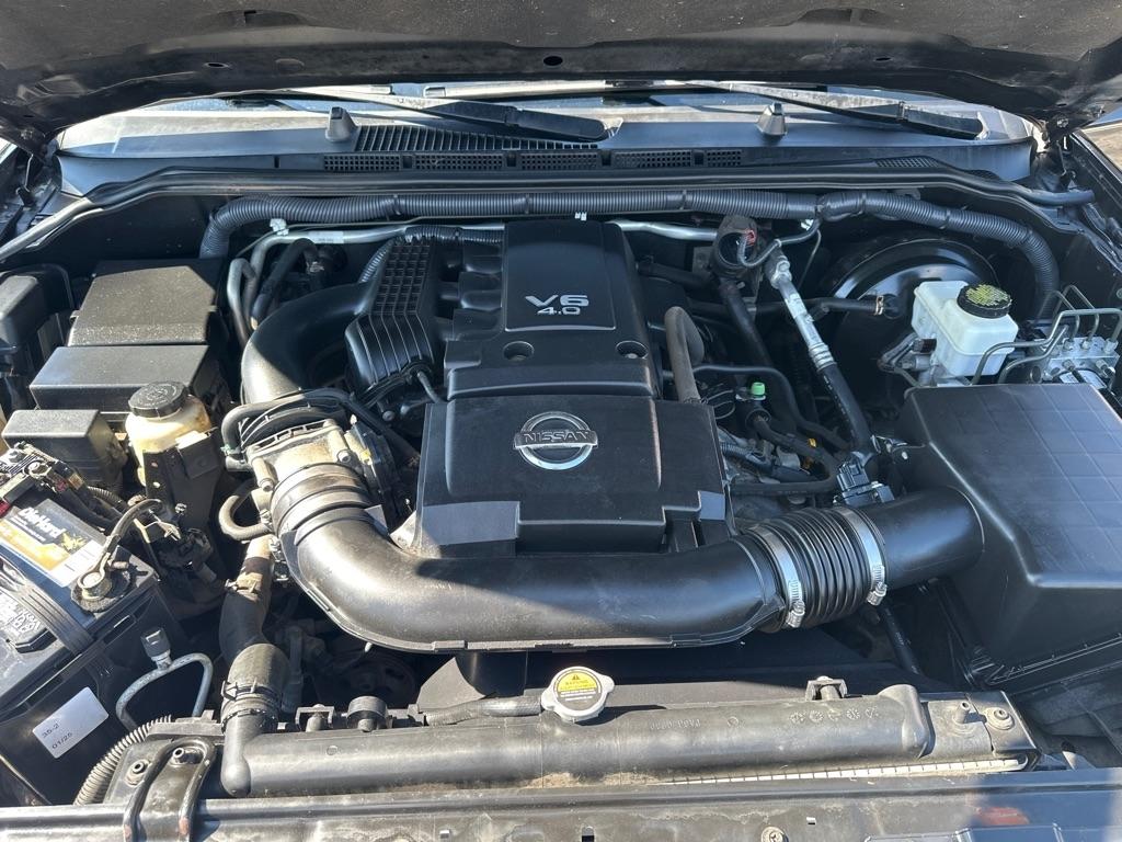 Nissan Pathfinder S 2012
