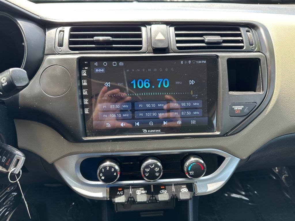 Kia Rio  2015