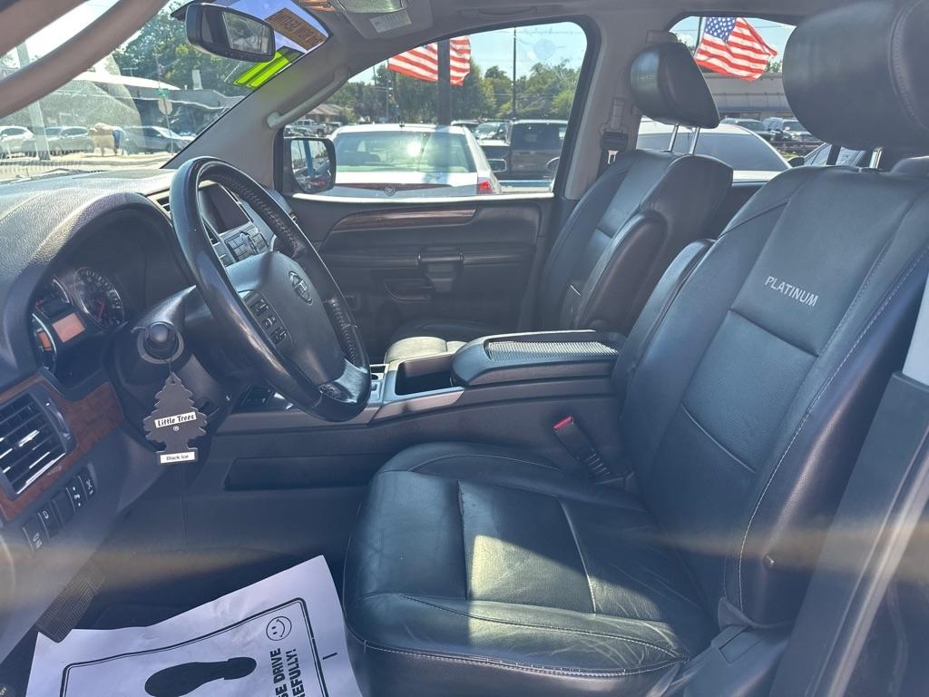 Nissan Armada Platinum 2011