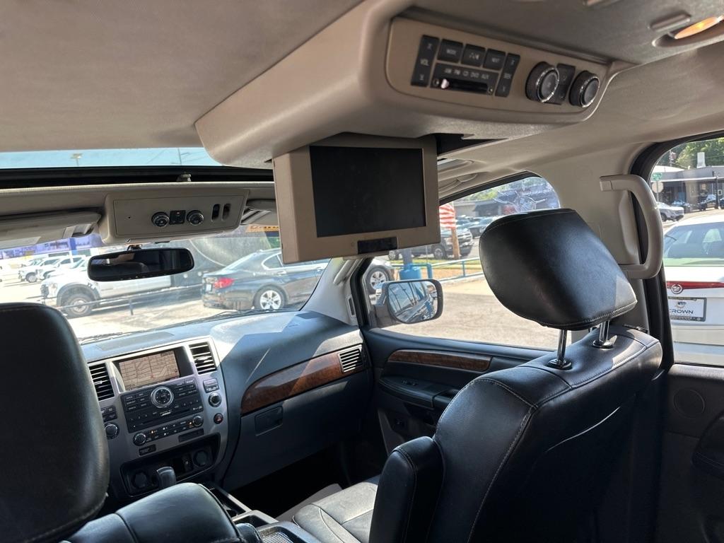 Nissan Armada Platinum 2011