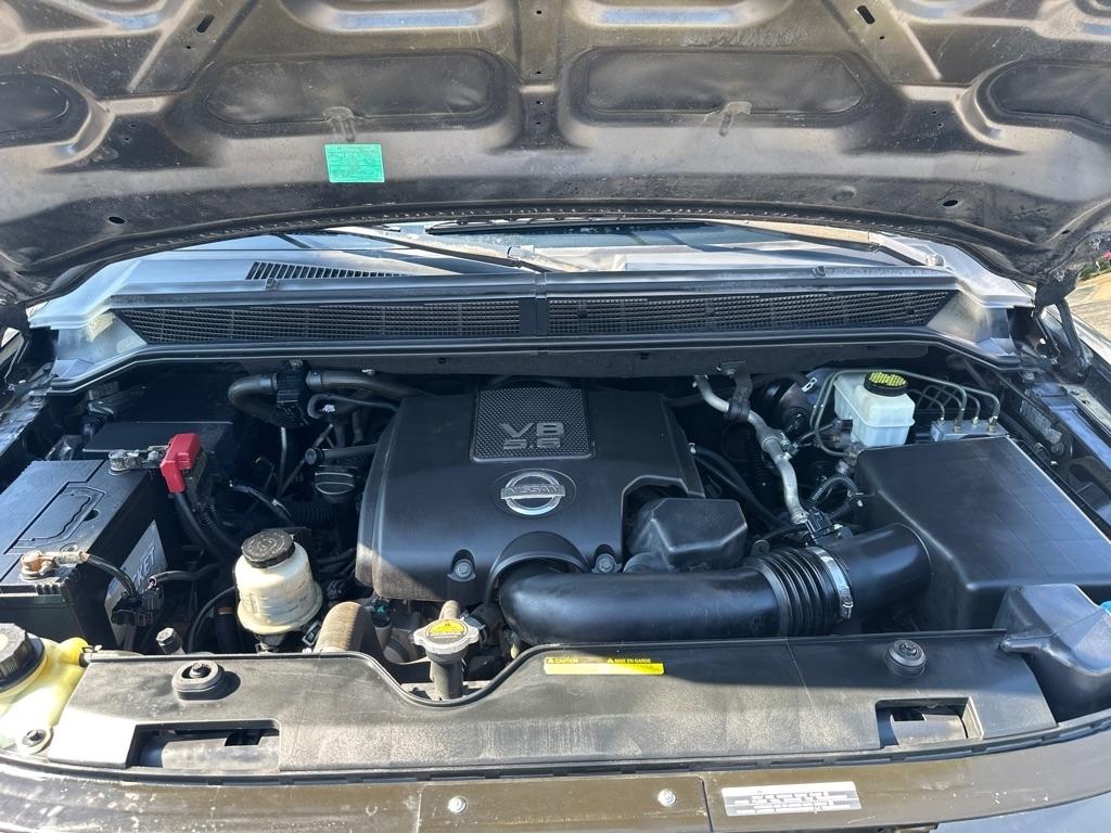 Nissan Armada Platinum 2011