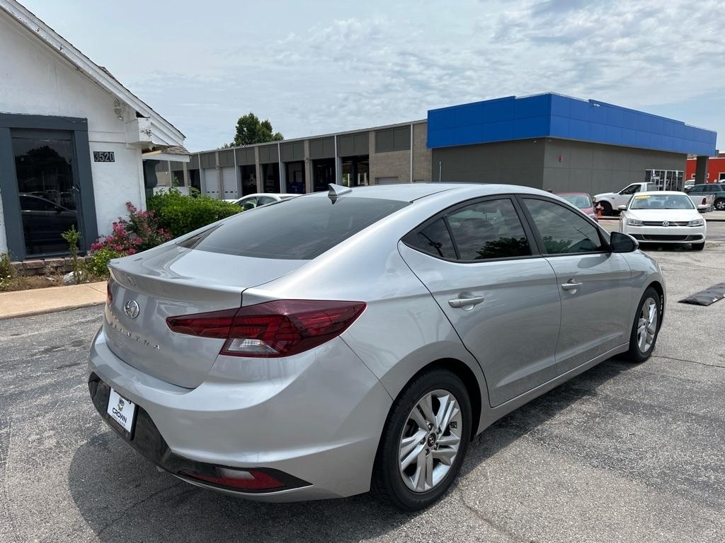 Hyundai Elantra  2020