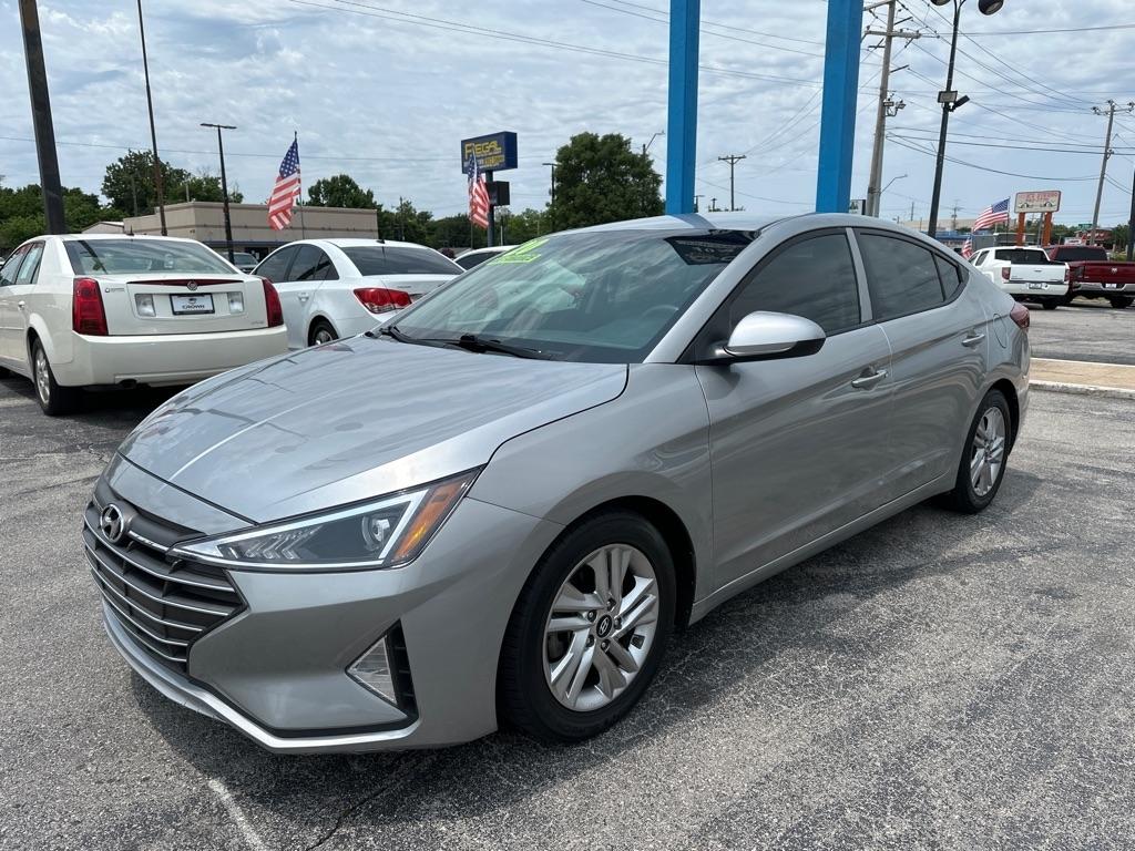 Hyundai Elantra  2020
