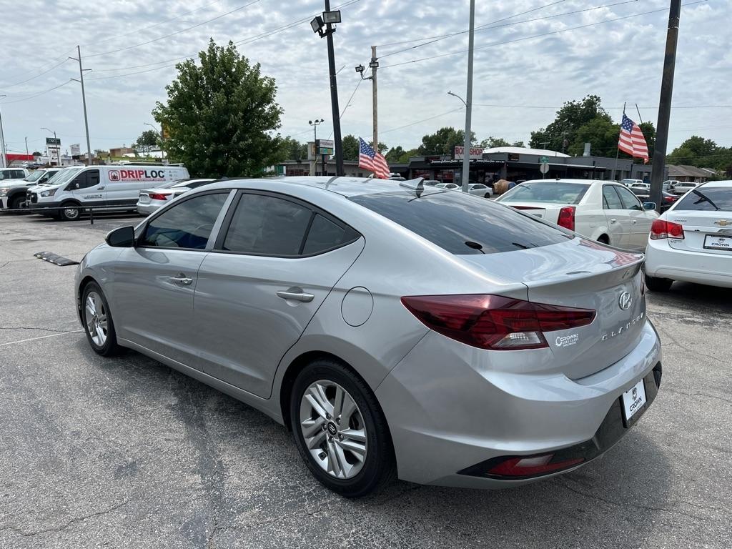 Hyundai Elantra  2020