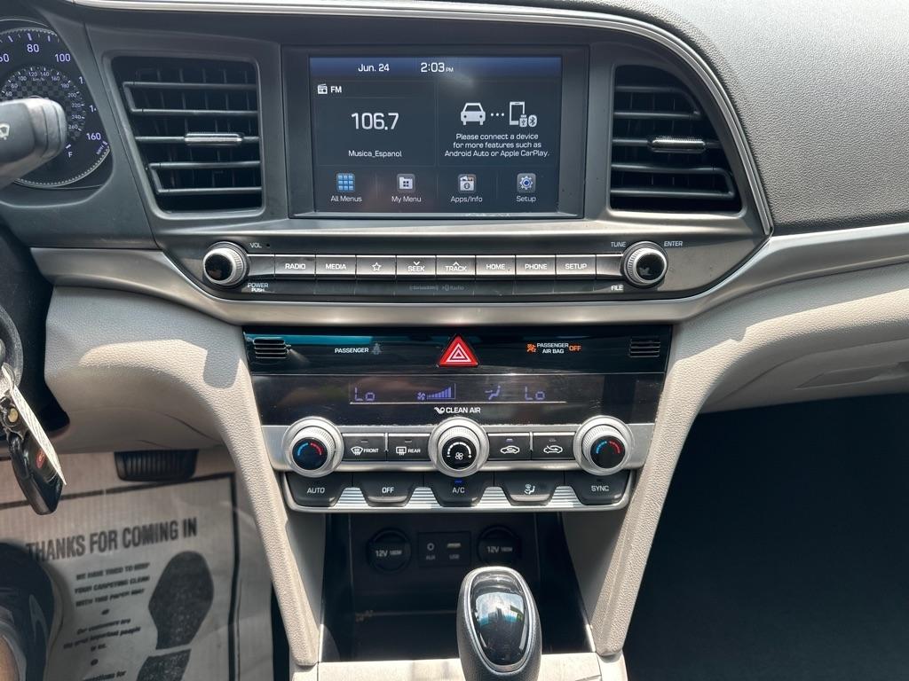 Hyundai Elantra  2020