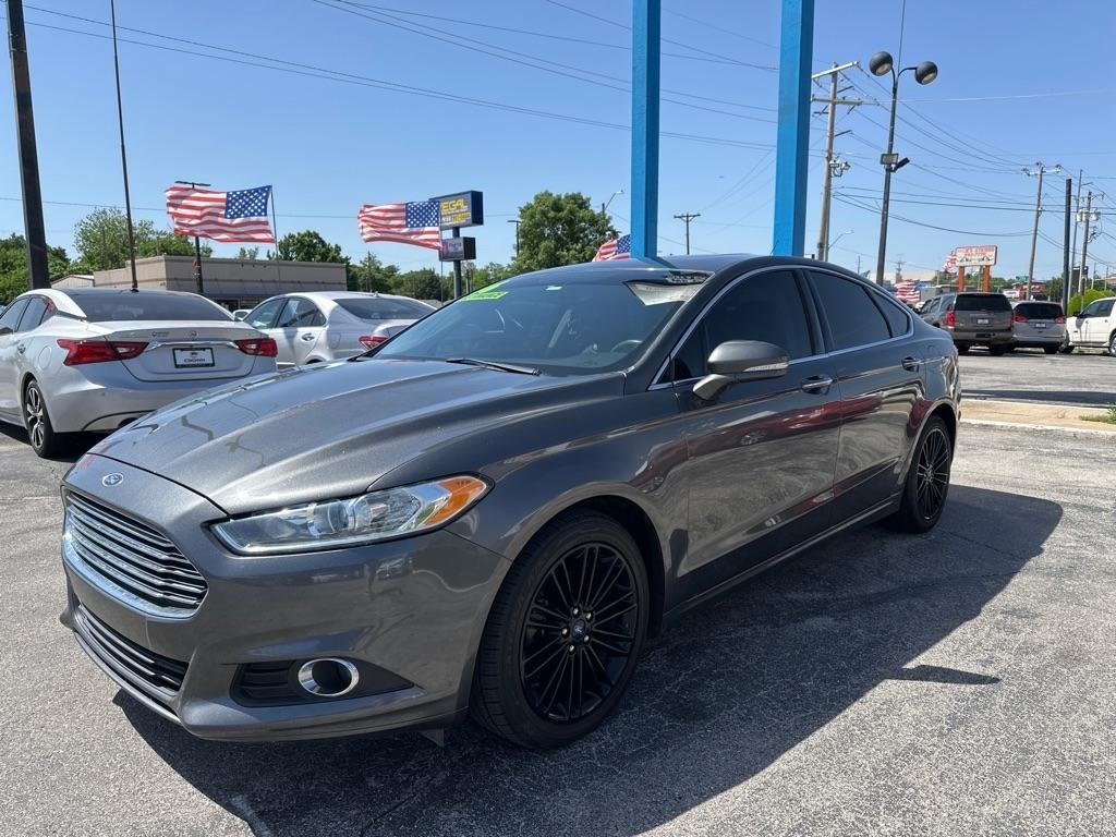 Ford Fusion SE 2016